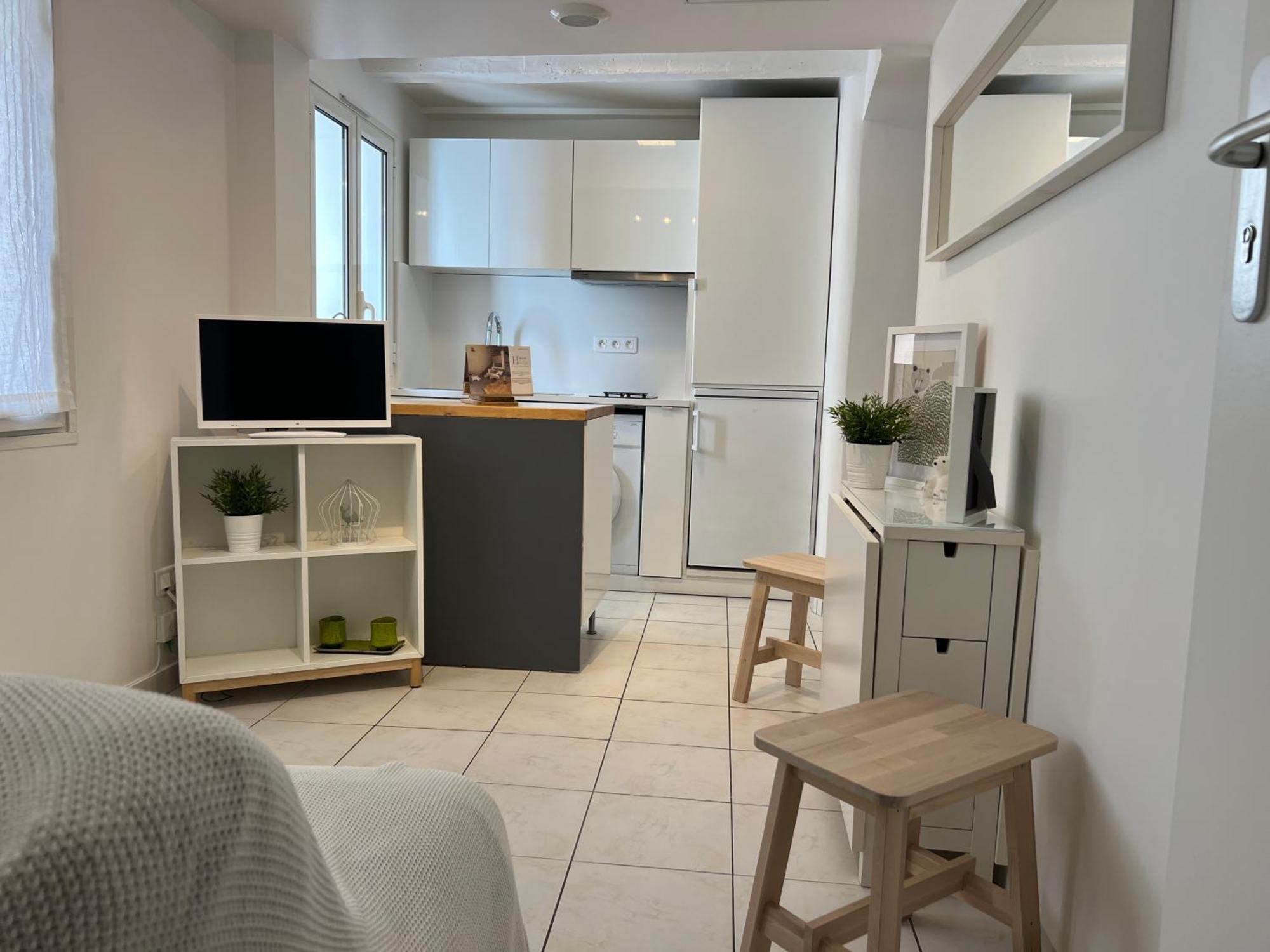 Apartamento La Taniere De L'Ours Blanc Aubagne-Cassis-Aix En Provence Exterior foto